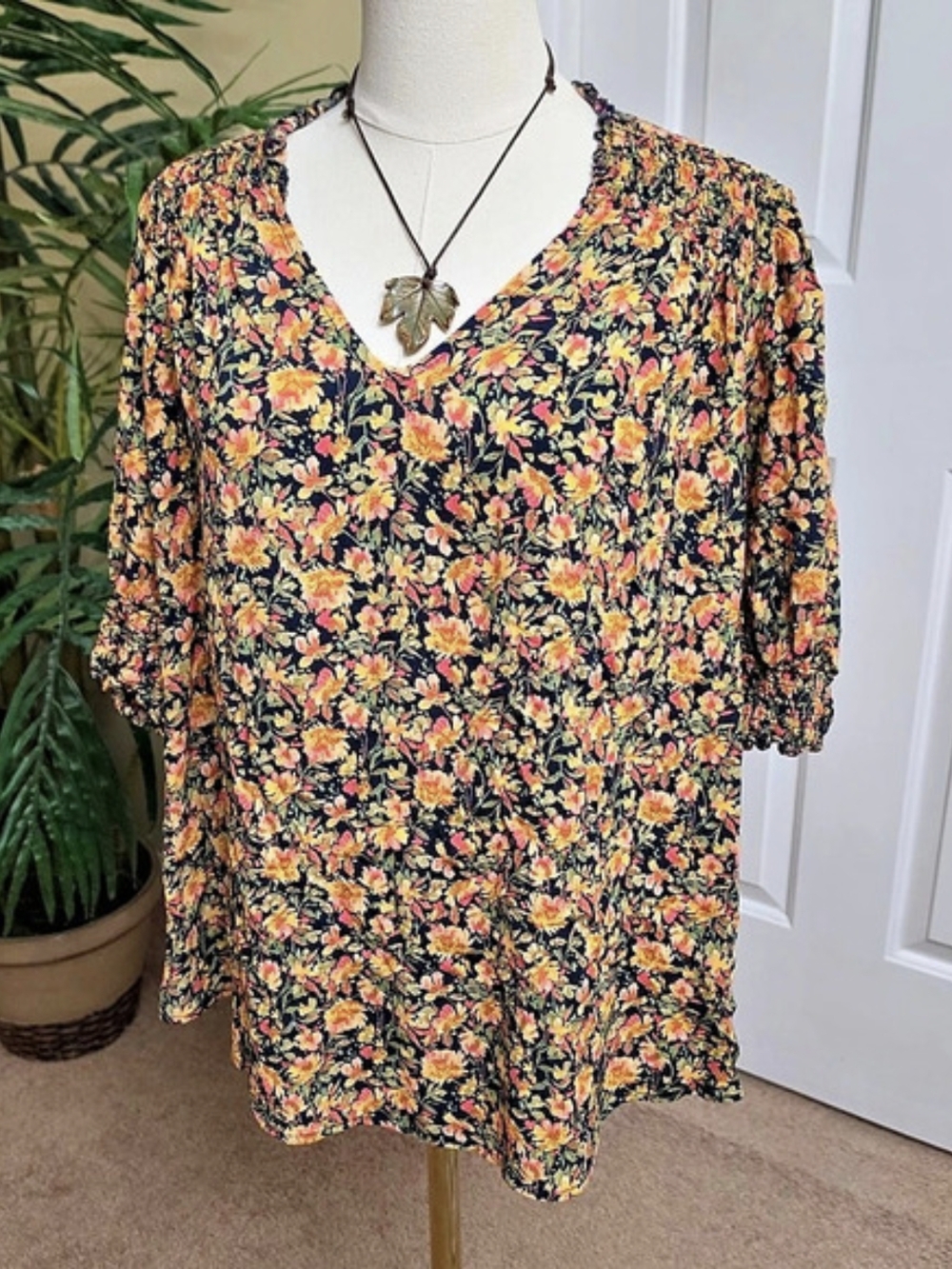 terra sky Floral Blouse in Black & Orange Size 0X (14W)